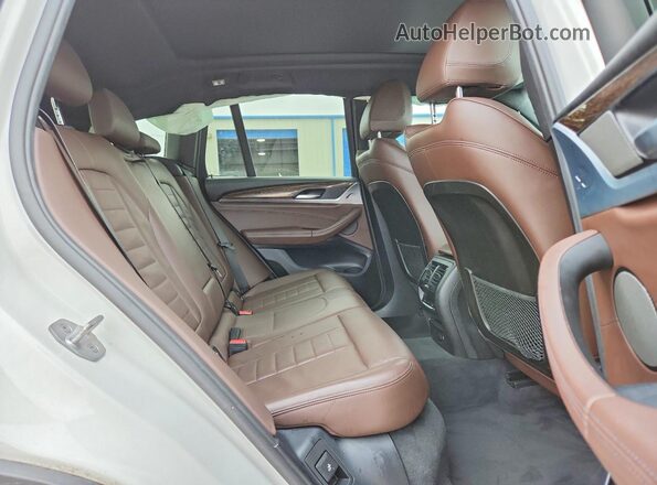 5UXTR9C54JLD59531 2018 BMW X3 White Rear interior view
