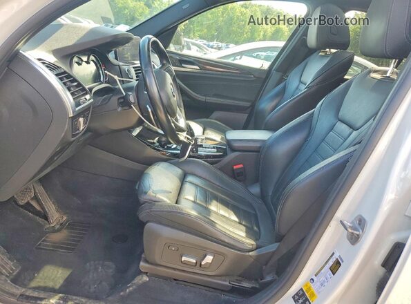 5UXTR9C54JLD59559 2018 BMW X3 White Vista interior delantera