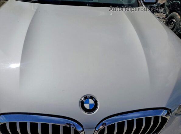 5UXTR9C54JLD59559 2018 BMW X3 White Vista del compartimento del motor
