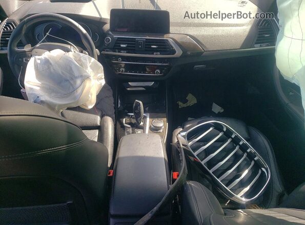 5UXTR9C54JLD89550 2018 BMW X3 Black Dashboard view