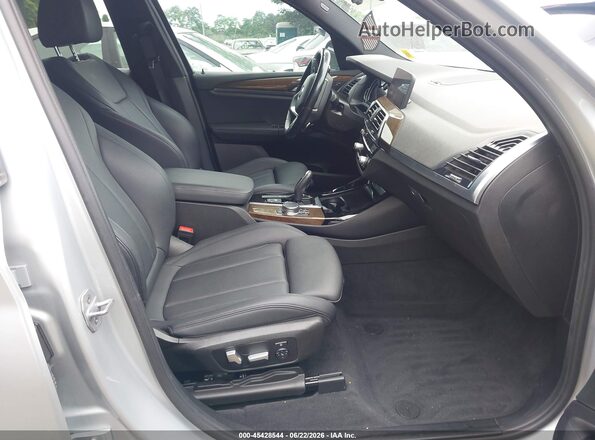 5UXTR9C55KLD94970 2019 BMW X3 Silver წინა სალონის ხედი
