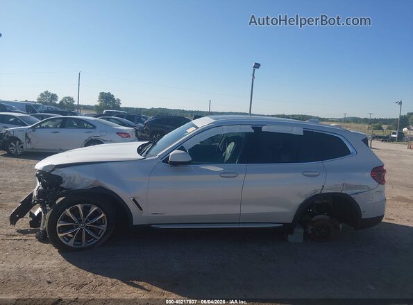 5UXTR9C56JLC69409 2018 BMW X3 White სალონის 360-გრადუსიანი ხედი