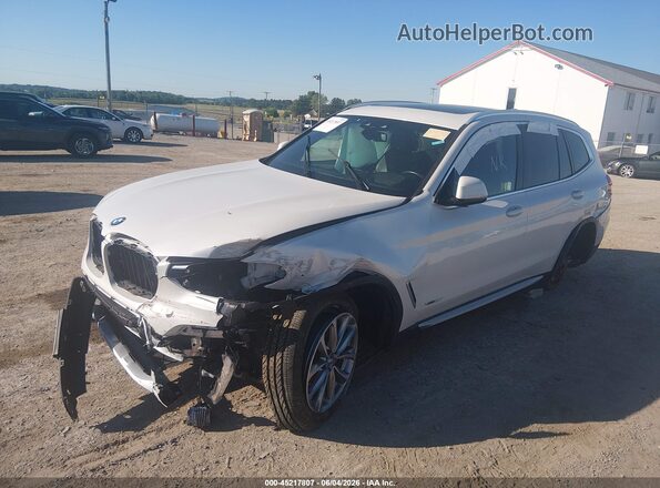 5UXTR9C56JLC69409 2018 BMW X3 White წინა მარცხენა ხედი სამი მეოთხედიდან