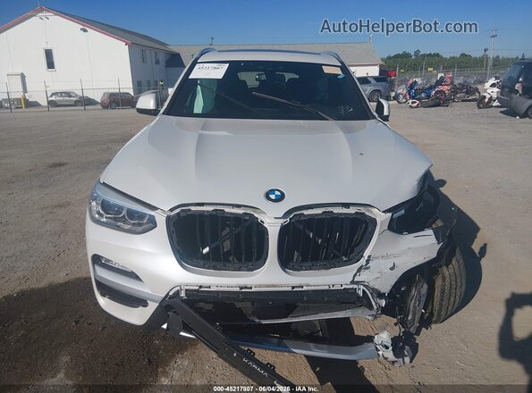 5UXTR9C56JLC69409 2018 BMW X3 White ხელსაწყოთა პანელის ხედი