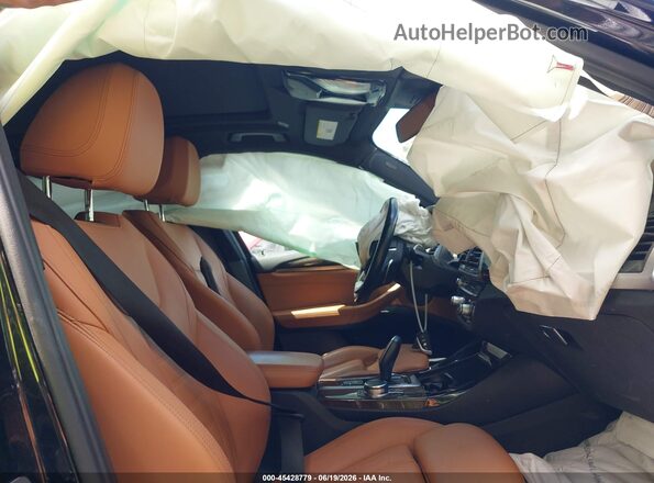 5UXTR9C56JLD68750 2018 BMW X3 Черный Вид салона спереди