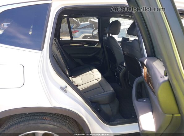 5UXTR9C57JLD72662 2018 BMW X3 White VIN կոդի պիտակի տեսք