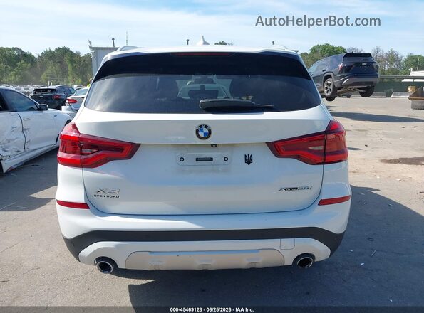 5UXTR9C57JLD72662 2018 BMW X3 White 