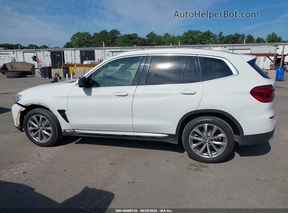5UXTR9C57JLD72662 2018 BMW X3 White 