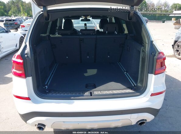 5UXTR9C57JLD72662 2018 BMW X3 White 