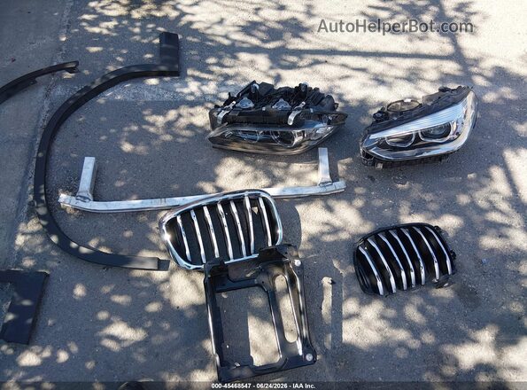 5UXTR9C57KLE13471 2019 BMW X3 White Widok zestawu wskaźników