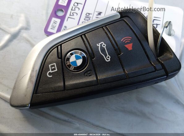 5UXTR9C57KLE13471 2019 BMW X3 White Widok deski rozdzielczej