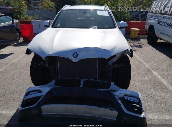 5UXTR9C57KLE13471 2019 BMW X3 White Widok wnętrza z tyłu