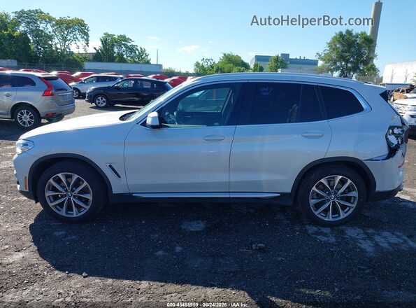 5UXTR9C57KLE18525 2019 BMW X3 White 360 interior view