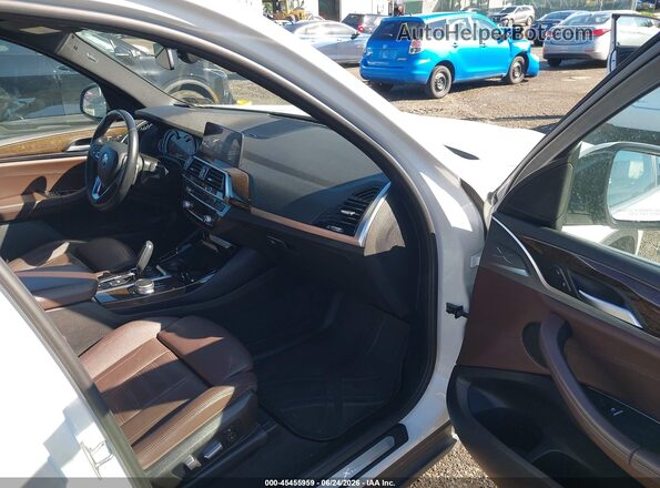 5UXTR9C57KLE18525 2019 BMW X3 White Front interior view