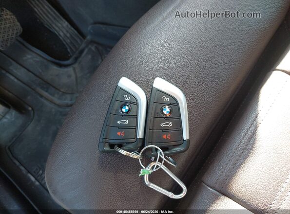 5UXTR9C57KLE18525 2019 BMW X3 White Dashboard view