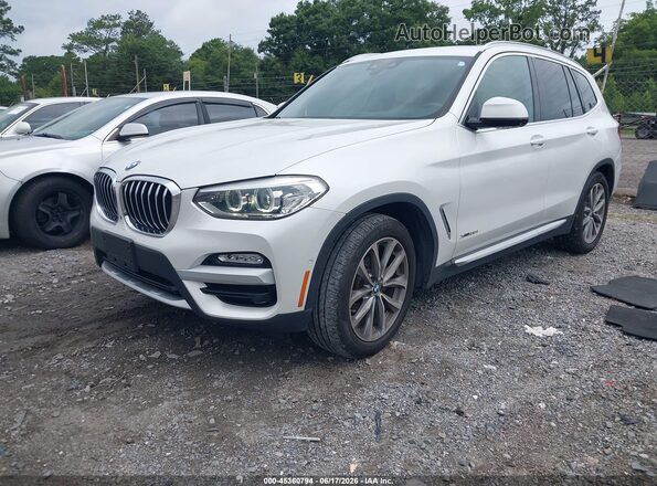 5UXTR9C59JLC76743 2018 BMW X3 White Առջևի ձախ երեք քառորդ տեսարան
