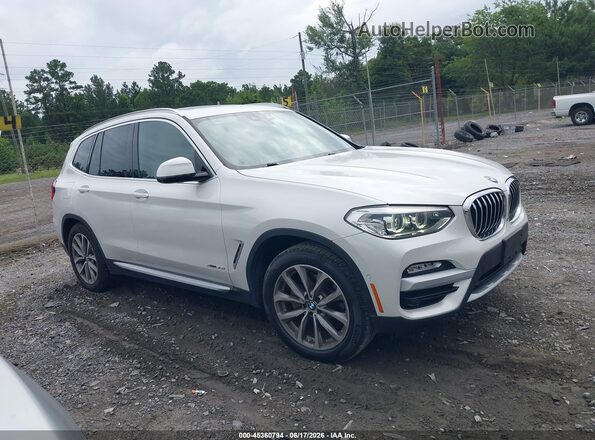5UXTR9C59JLC76743 2018 BMW X3 White Սալոնի հետևի տեսք