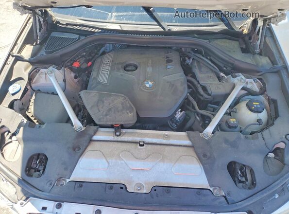 5UXTR9C5XJLD67441 2018 BMW X3 White Vista del compartimento del motor