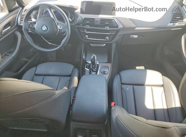 5UXTR9C5XJLD67441 2018 BMW X3 White Vista del salpicadero