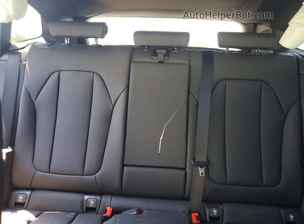 5UXTR9C5XJLD67441 2018 BMW X3 White Vista de los asientos traseros