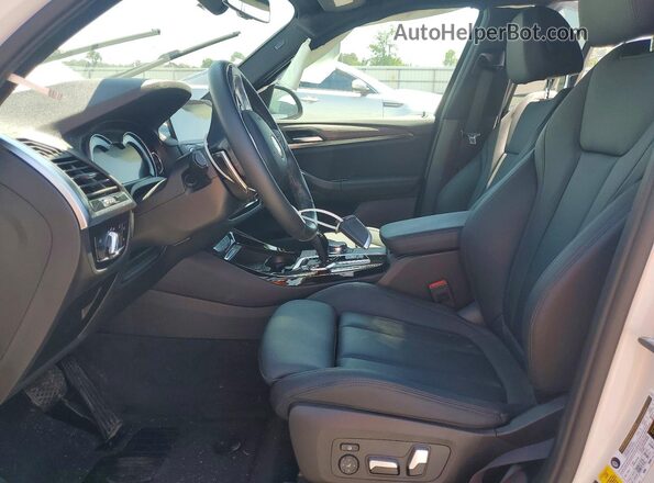 5UXTR9C5XJLD67441 2018 BMW X3 White Vista interior delantera