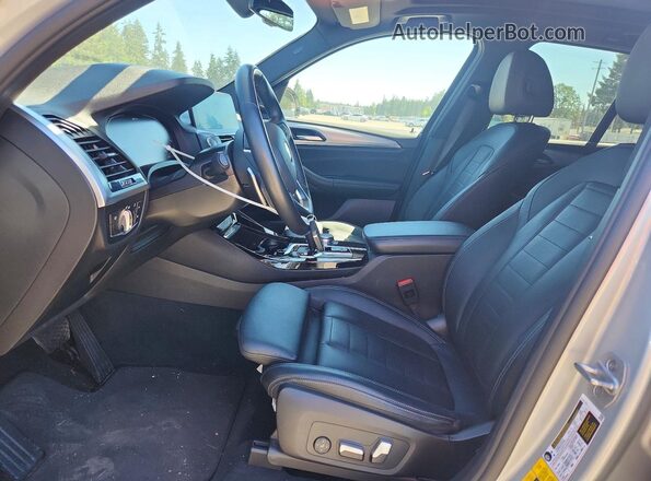 5UXTS1C08M9F53930 2021 BMW X3 Silver Vista interior delantera