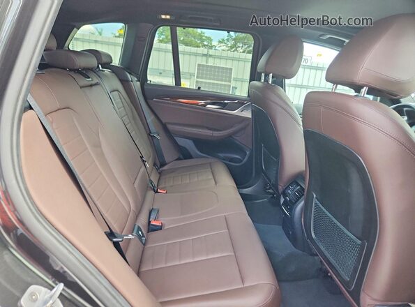 5UXTS3C50J0Y96400 2018 BMW X3 Black Widok wnętrza z tyłu