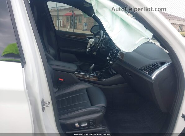 5UXTS3C50J0Z02096 2018 BMW X3 White Vista interior delantera