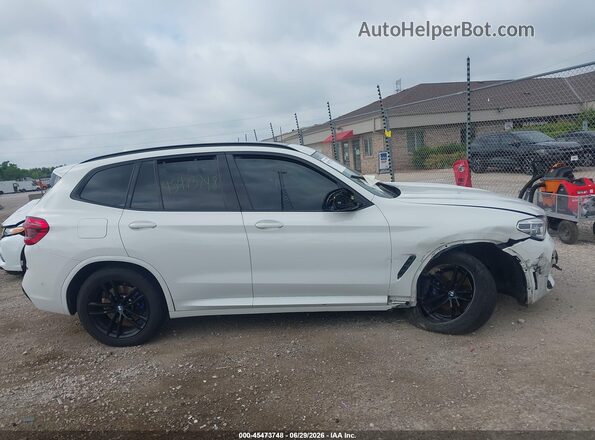 5UXTS3C50J0Z02096 2018 BMW X3 White Vista interior trasera