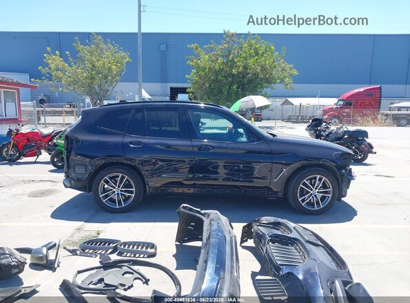 5UXTS3C52J0Y97726 2018 BMW X3 Черный Панорамный вид салона 360°