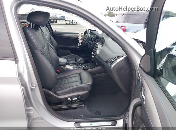 5UXTS3C56KLR72363 2019 BMW X3 Серебряный Вид салона спереди