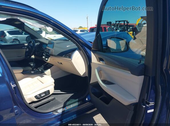 5UXTS3C58J0Z02413 2018 BMW X3 Blue Front interior view