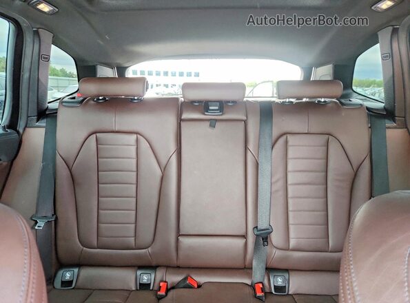 5UXTS3C5XJ0Z00226 2018 BMW X3 White Rear seats view