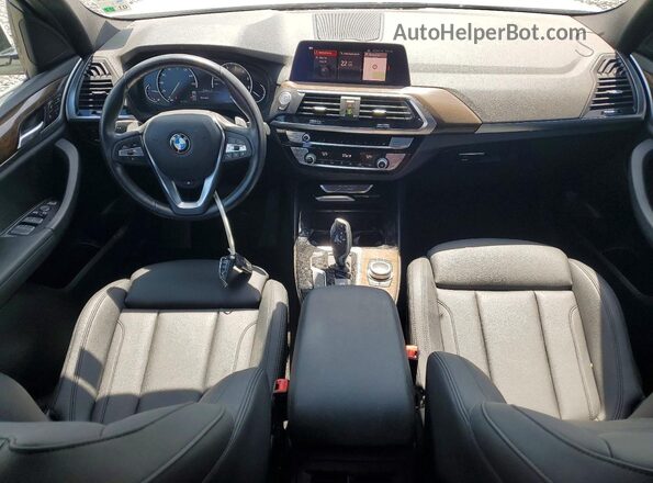 5UXTY3C00L9C69748 2020 BMW X3 White Առջևի վահանակի տեսք