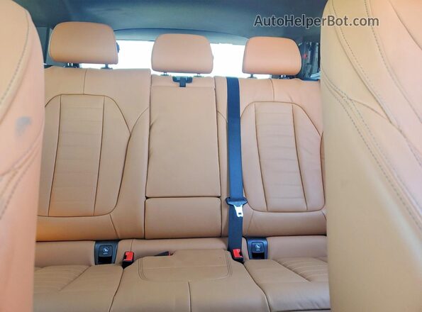 5UXTY3C00M9G33460 2021 BMW X3 Blue Vista de los asientos traseros