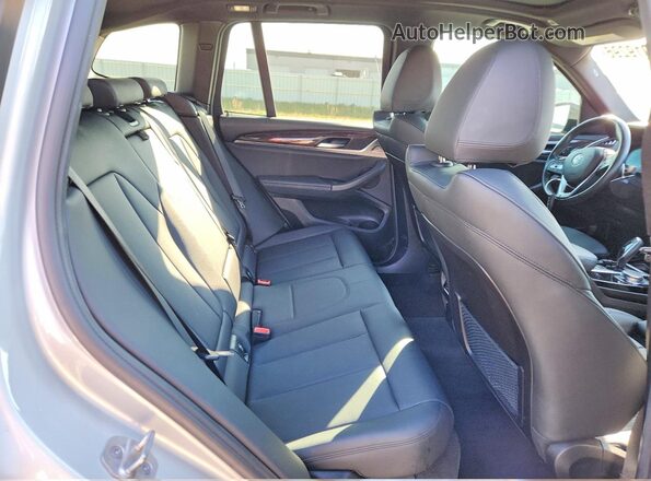5UXTY3C03M9H21922 2021 BMW X3 Silver Вид задньої частини салону