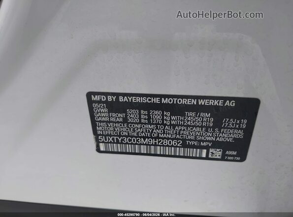 5UXTY3C03M9H28062 2021 BMW X3 White Engine compartment view