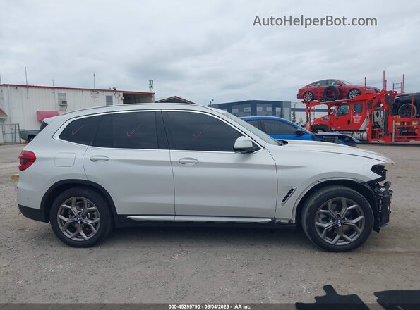 5UXTY3C03M9H28062 2021 BMW X3 White Rear interior view