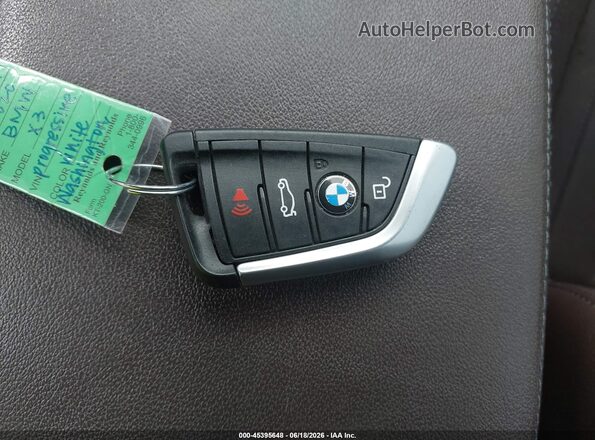 5UXTY3C04LLU71699 2020 BMW X3 White Вид панелі приладів