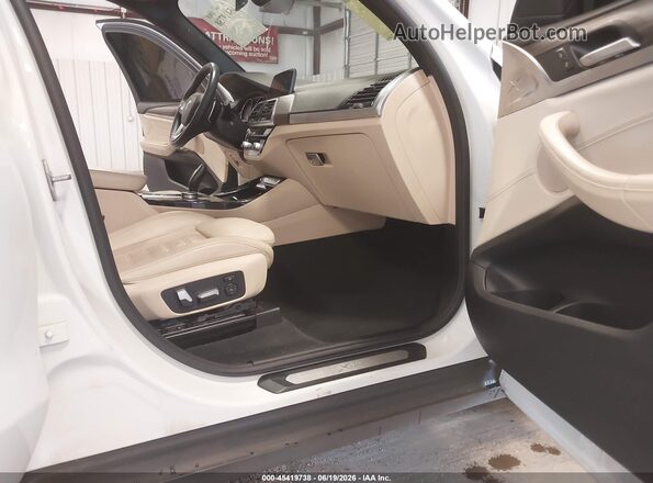 5UXTY3C04M9F50291 2021 BMW X3 White Вид салону спереду