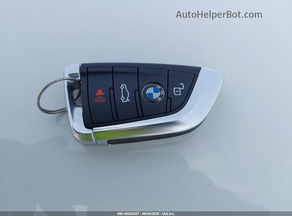 5UXTY3C05L9D67982 2020 BMW X3 White Vista del salpicadero