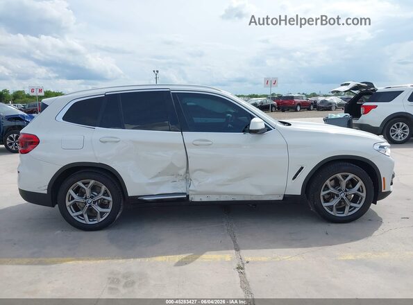 5UXTY3C05L9D67982 2020 BMW X3 White Vista interior trasera