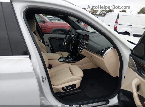 5UXTY3C05M9D79213 2021 BMW X3 White წინა სალონის ხედი