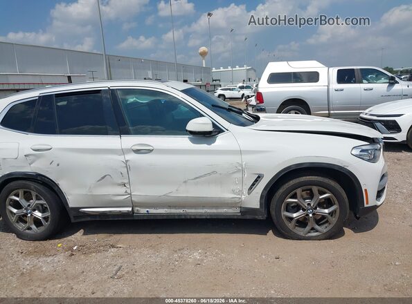 5UXTY3C06L9C60696 2020 BMW X3 White Widok wnętrza z tyłu