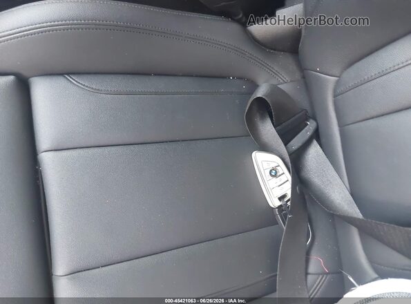 5UXTY3C06M9E33375 2021 BMW X3 White Առջևի վահանակի տեսք