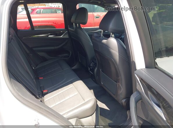 5UXTY3C07L9C73392 2020 BMW X3 Silver Widok naklejki z numerem VIN