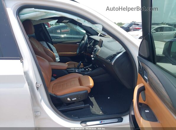 5UXTY3C09M9F22891 2021 BMW X3 White Front interior view