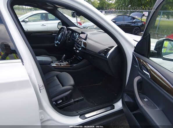 5UXTY5C00L9B29887 2020 BMW X3 White Вид салону спереду