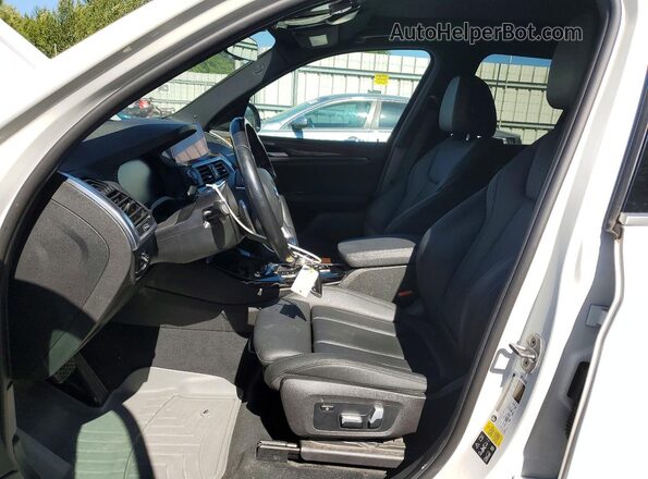 5UXTY5C01LLE58343 2020 BMW X3 White Front interior view