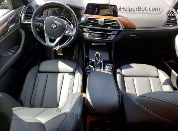 5UXTY5C01M9G67337 2021 BMW X3 Brown Vista del salpicadero